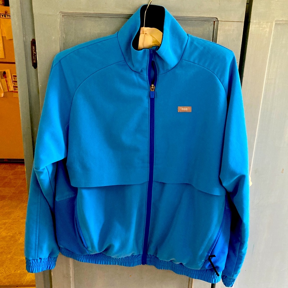 Figs women’s Capri Blue Sydney jacket.